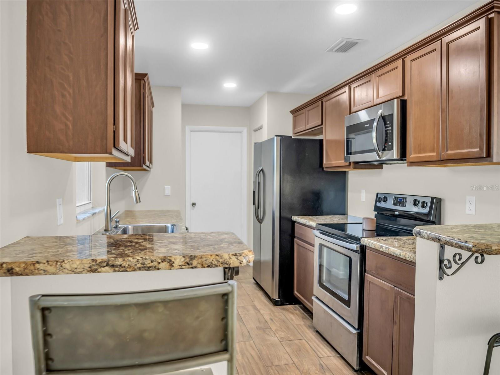 Listing photo id 8 for 10966 Trigger Terrace
