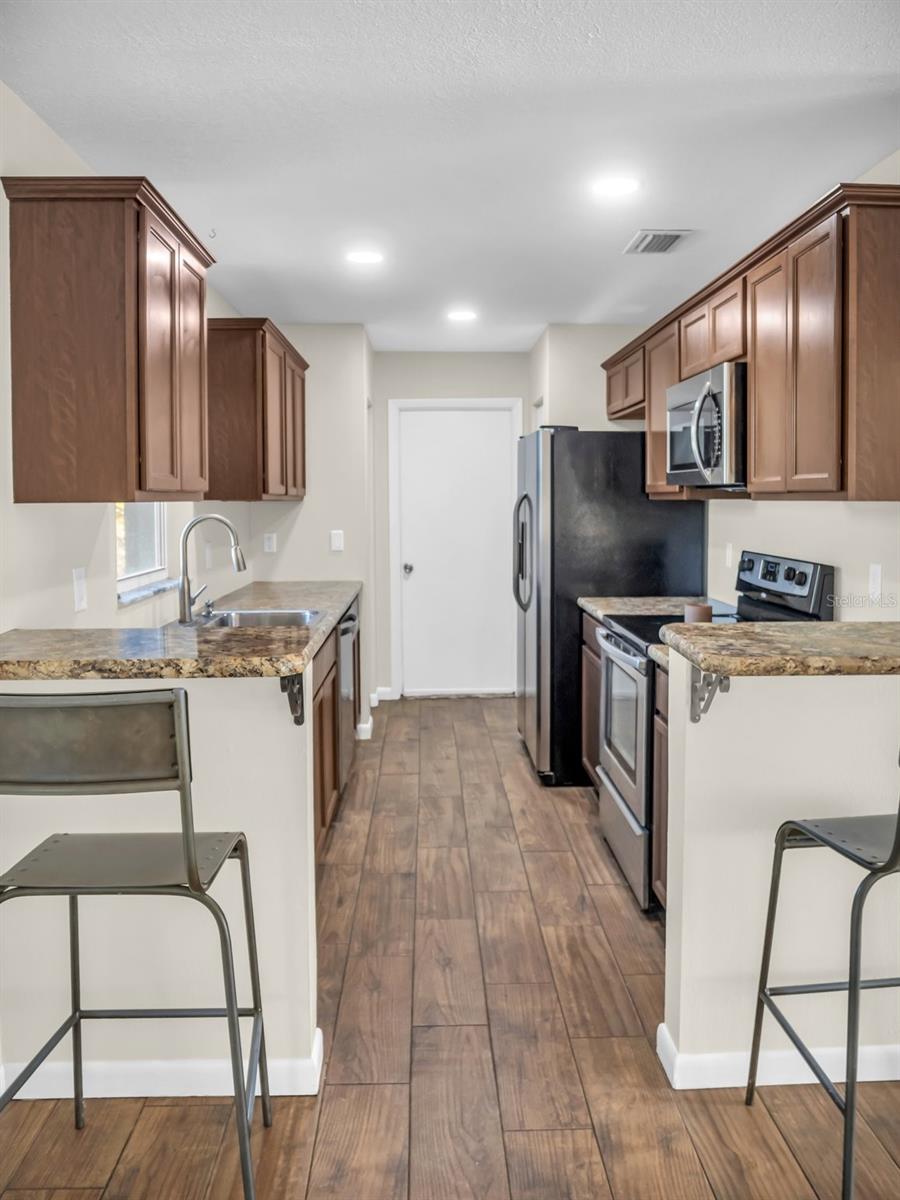 Listing photo id 11 for 10966 Trigger Terrace