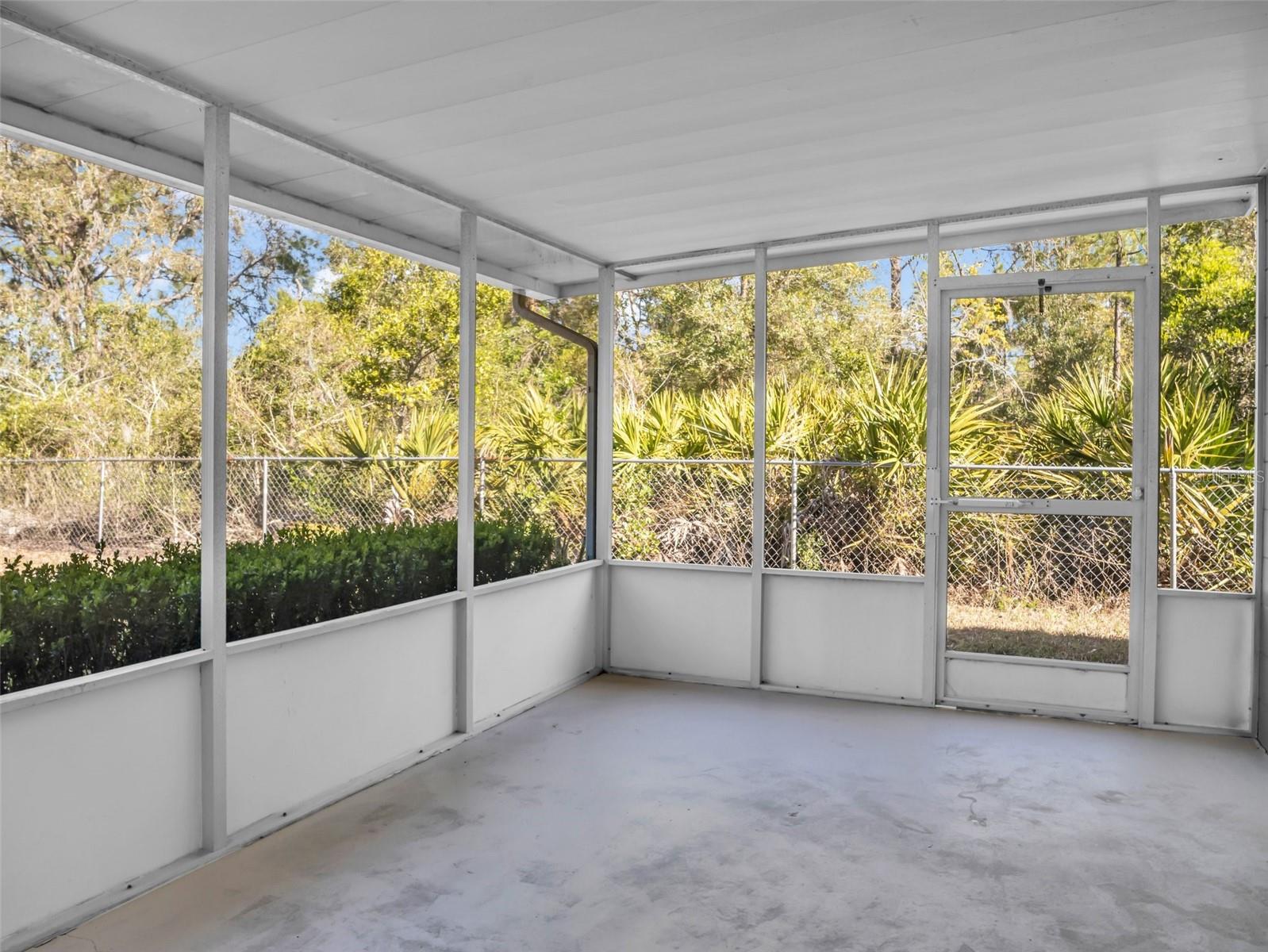 Listing photo id 31 for 10966 Trigger Terrace
