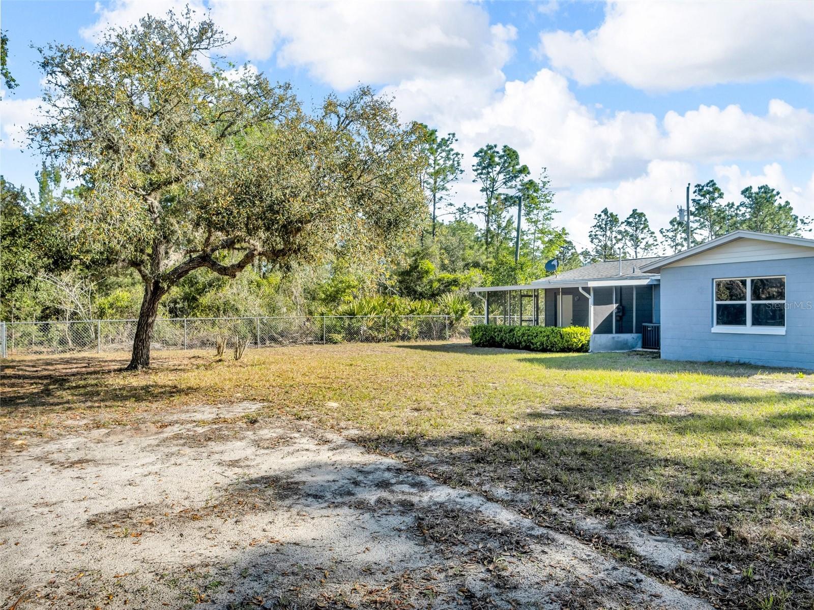 Listing photo id 35 for 10966 Trigger Terrace
