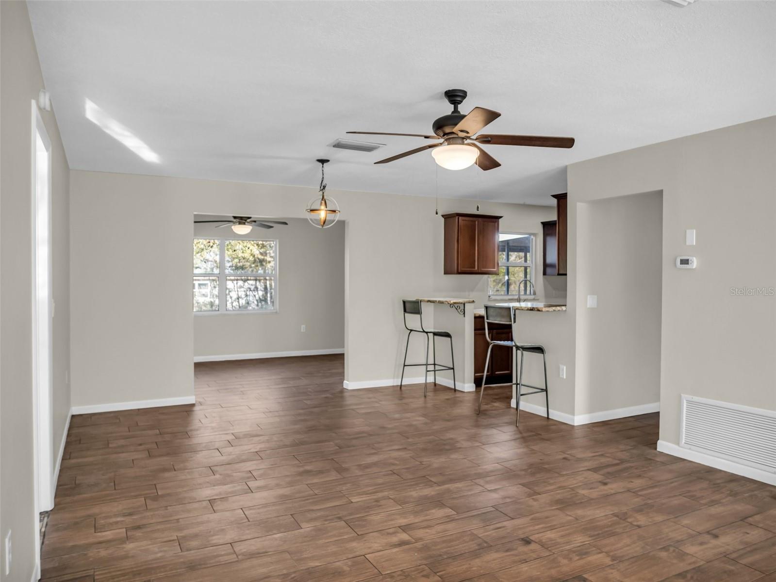 Listing photo id 5 for 10966 Trigger Terrace