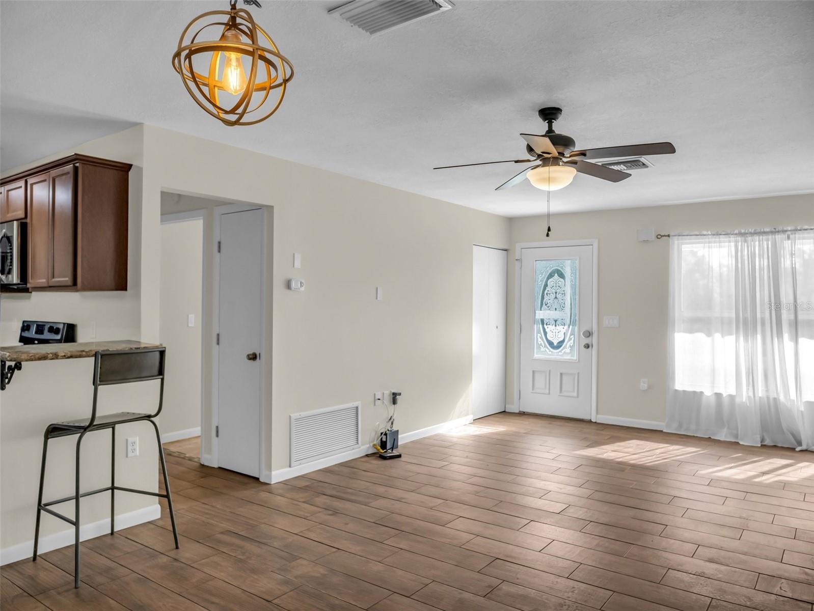 Listing photo id 6 for 10966 Trigger Terrace