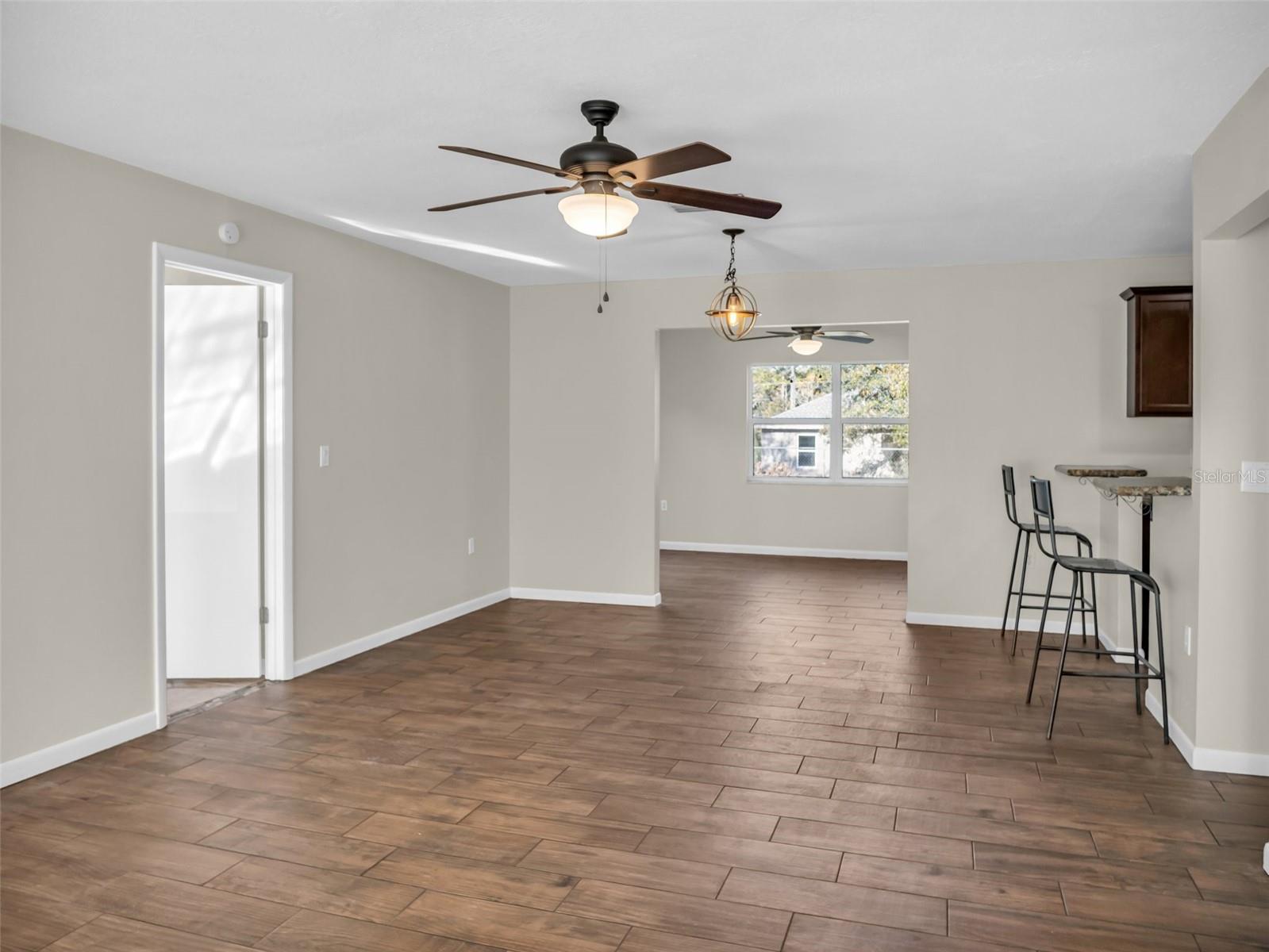 Listing photo id 7 for 10966 Trigger Terrace