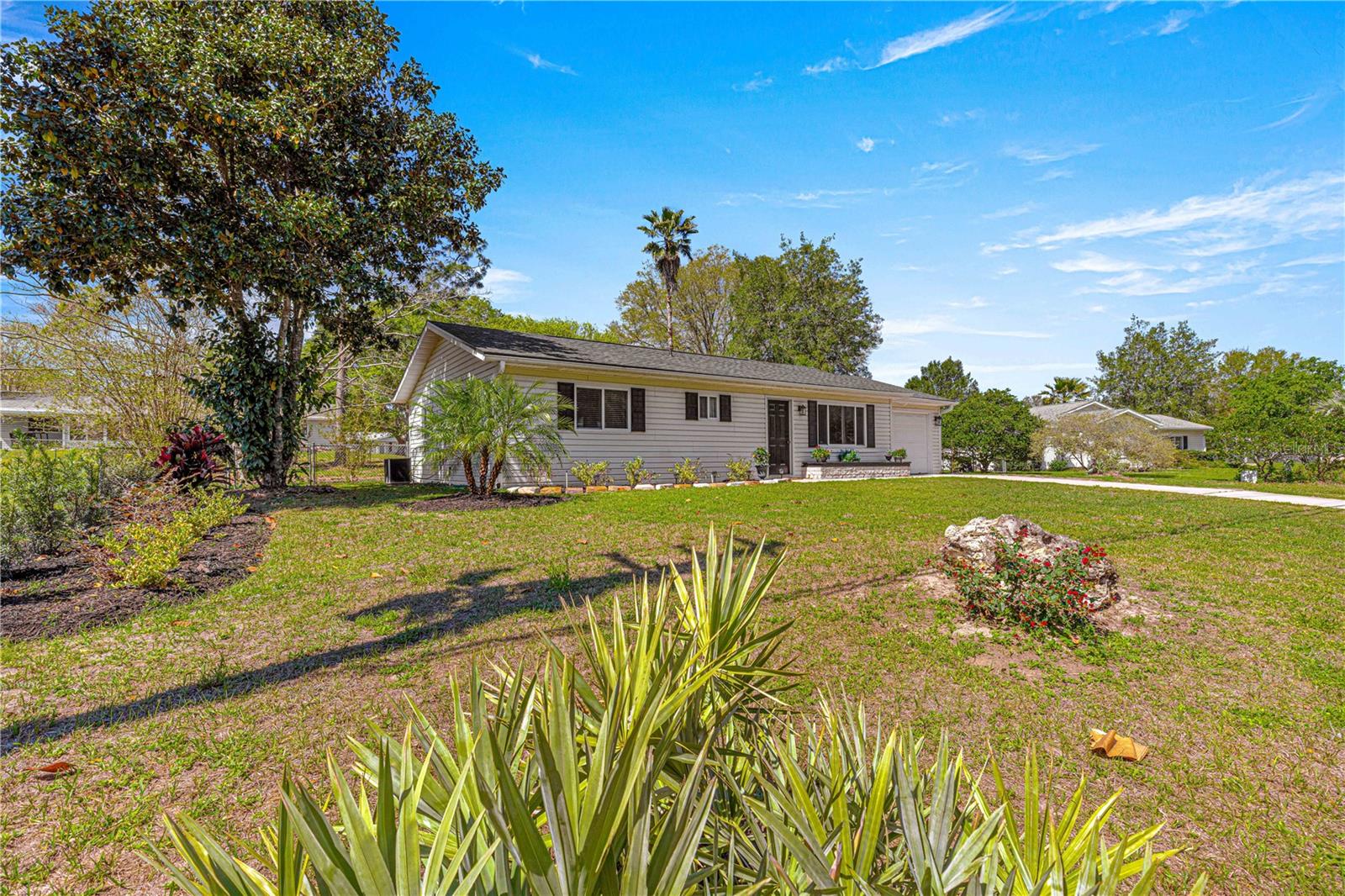 Image 4 of 37 For 10740 62nd Avenue Road
