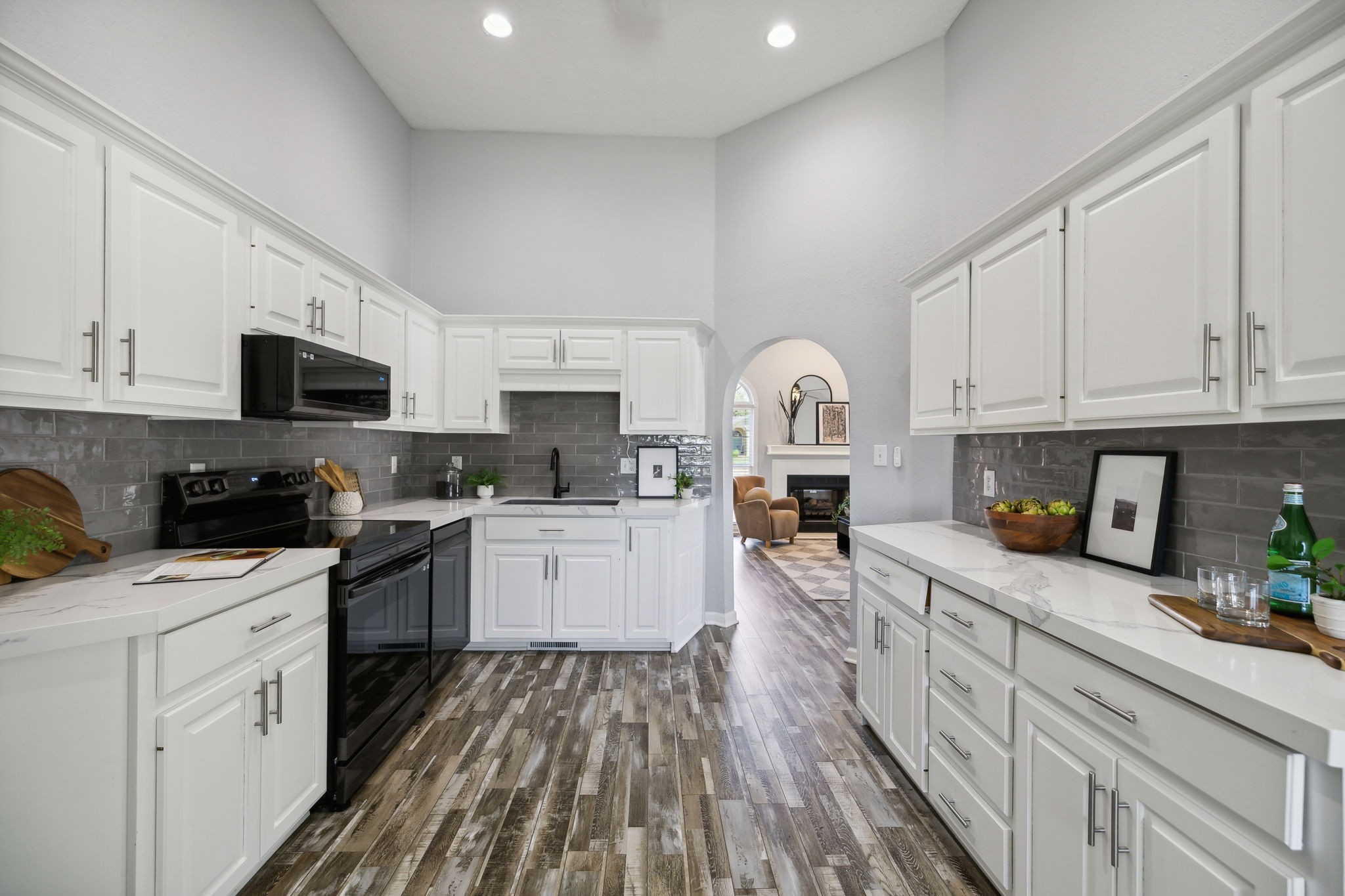 Image 16 of 37 For 8968 98th Avenue