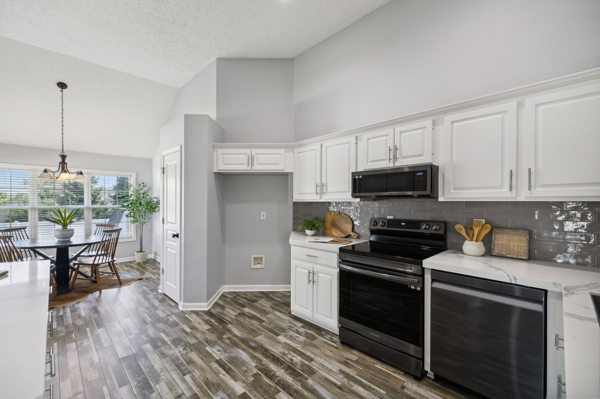 Image 18 of 37 For 8968 98th Avenue