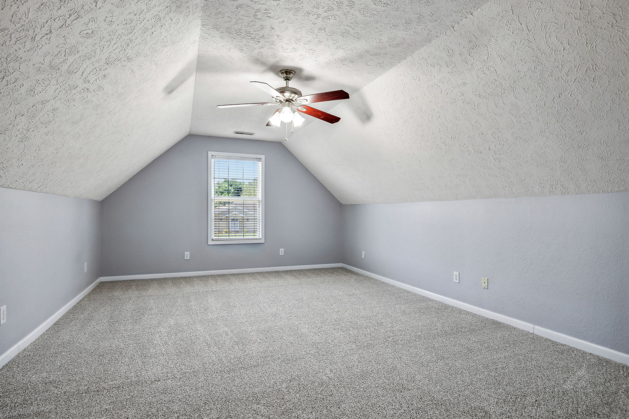 Image 30 of 37 For 8968 98th Avenue