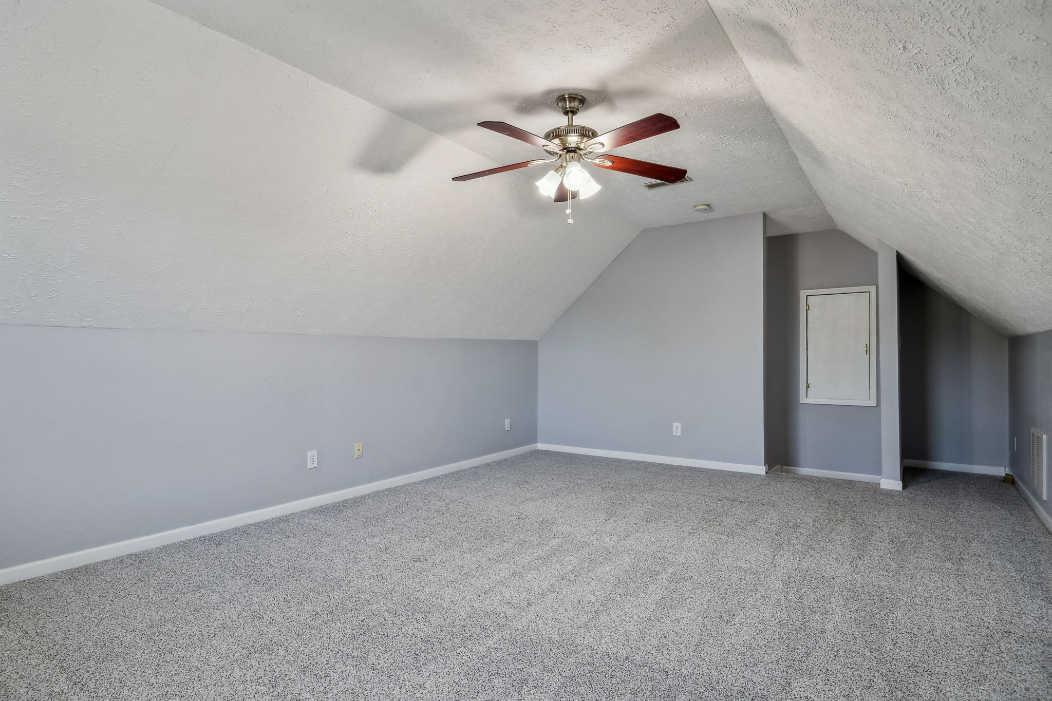 Image 31 of 37 For 8968 98th Avenue