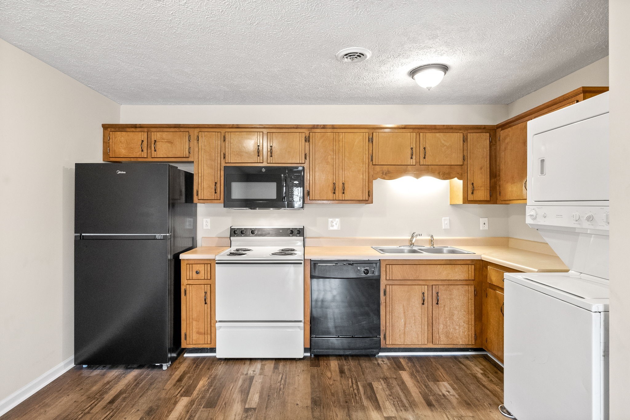 Image 10 of 75 For 7665 96th Avenue Road