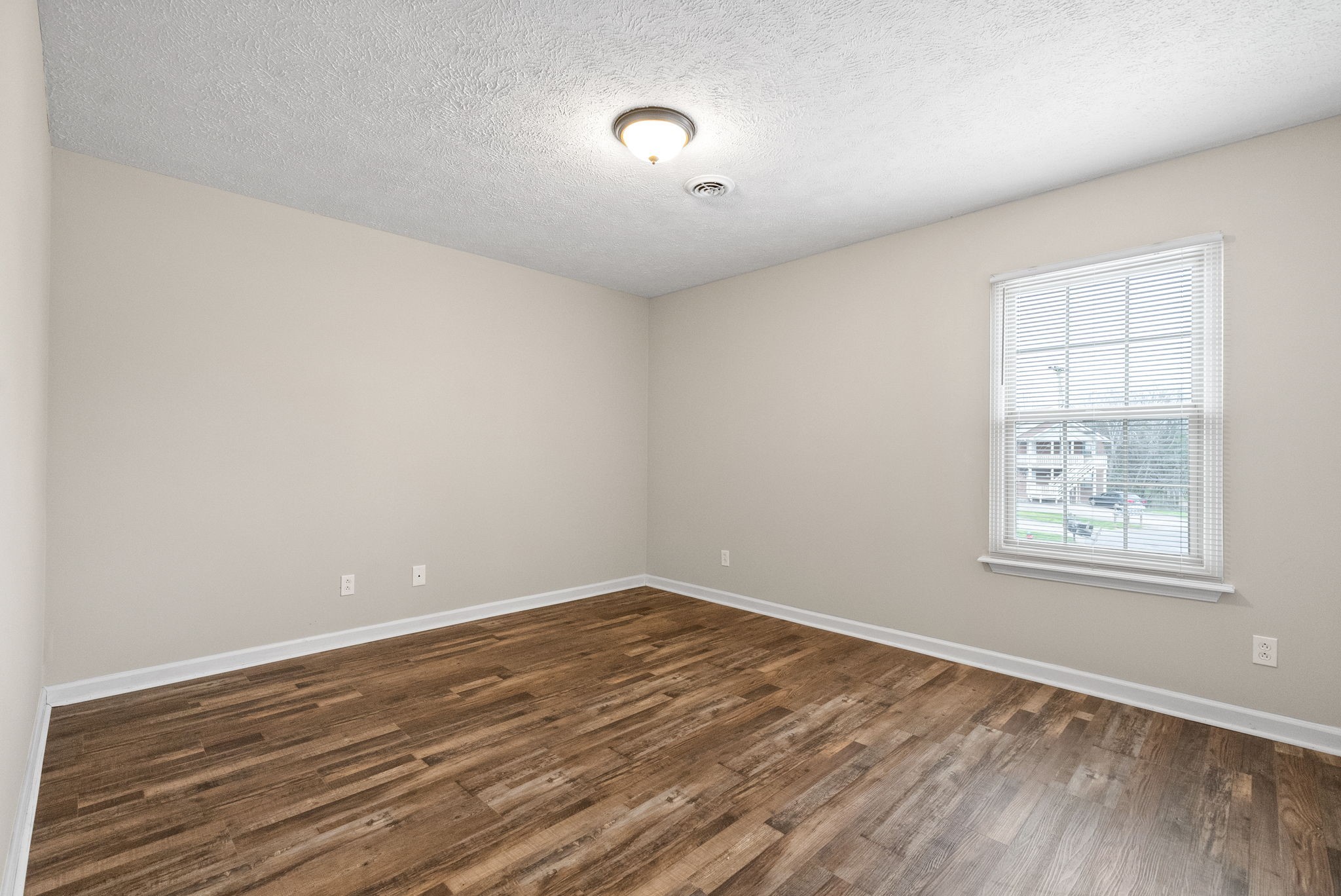 Image 13 of 75 For 7665 96th Avenue Road