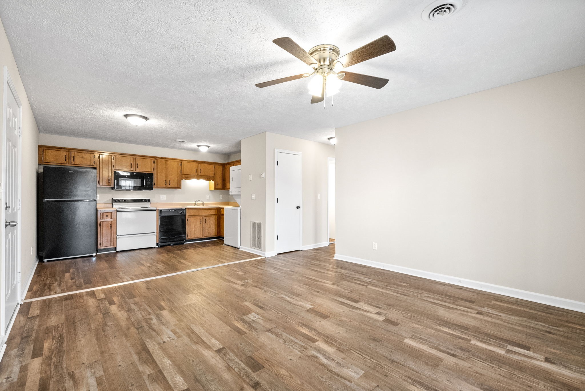 Image 7 of 75 For 7665 96th Avenue Road