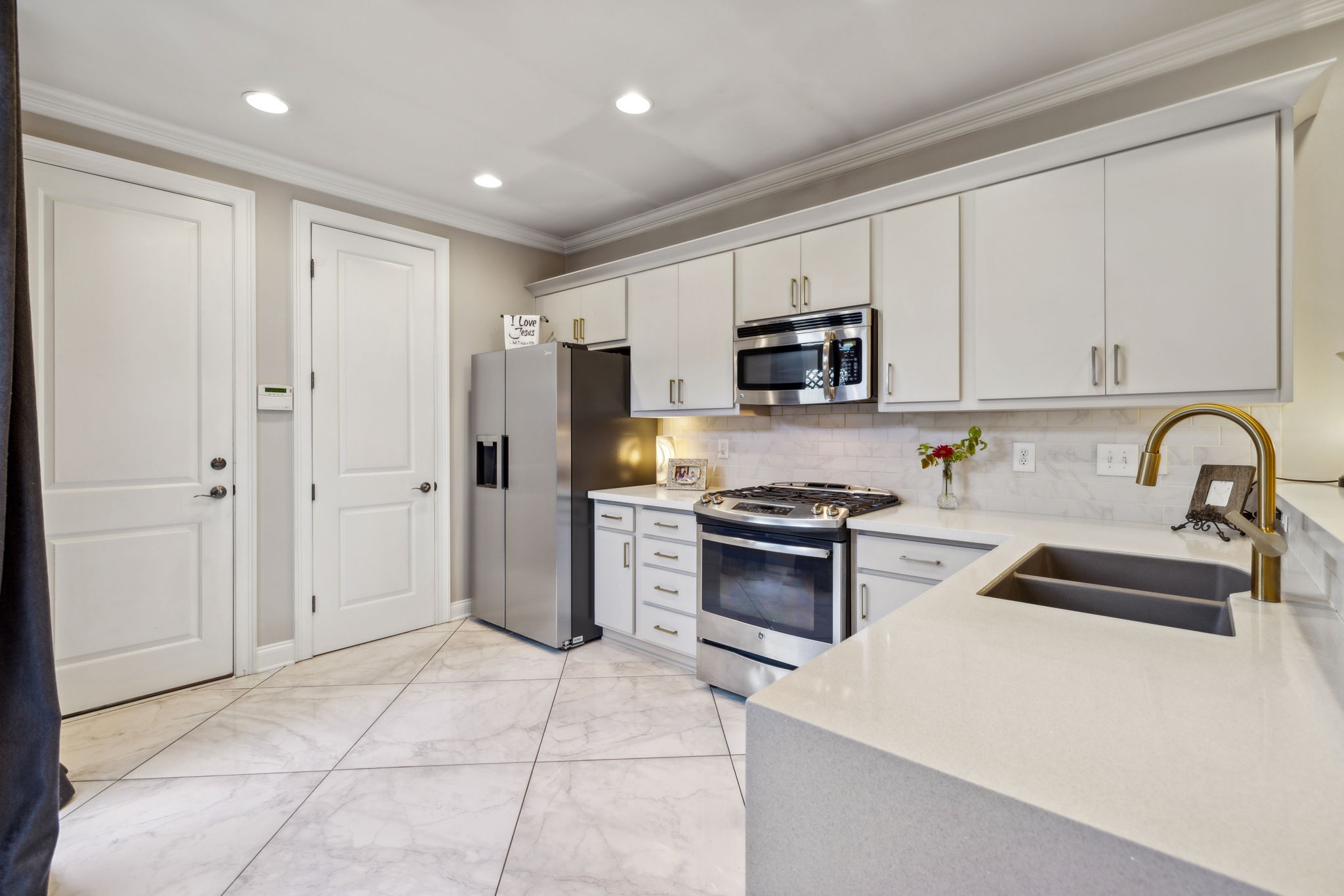 Image 15 of 33 For 11255 40th Avenue