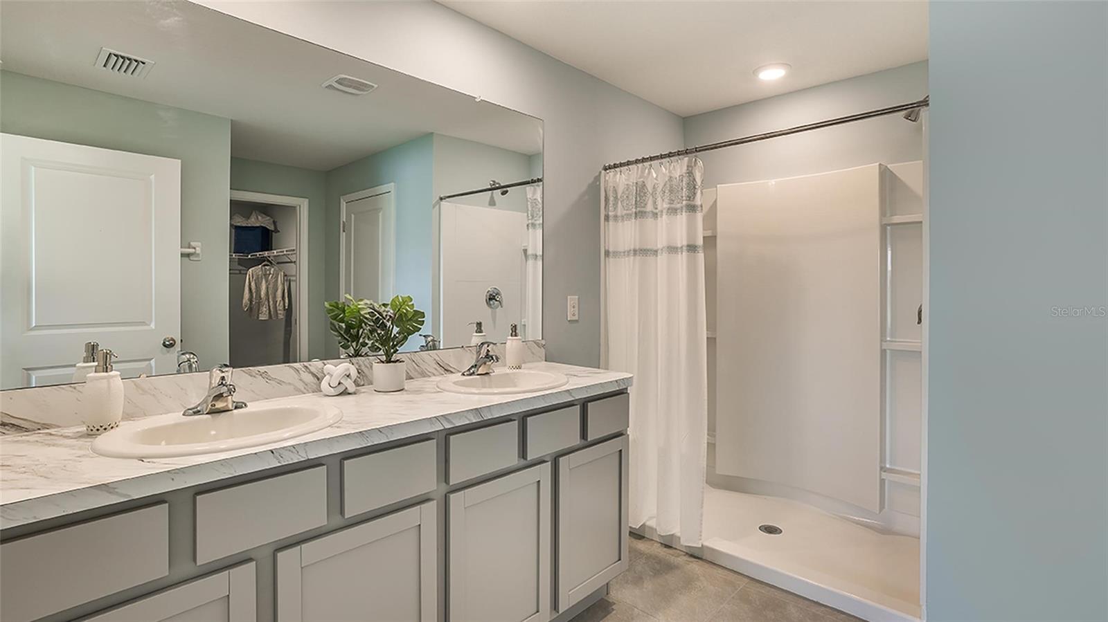 Listing photo id 10 for 10724 Spaulding Drive