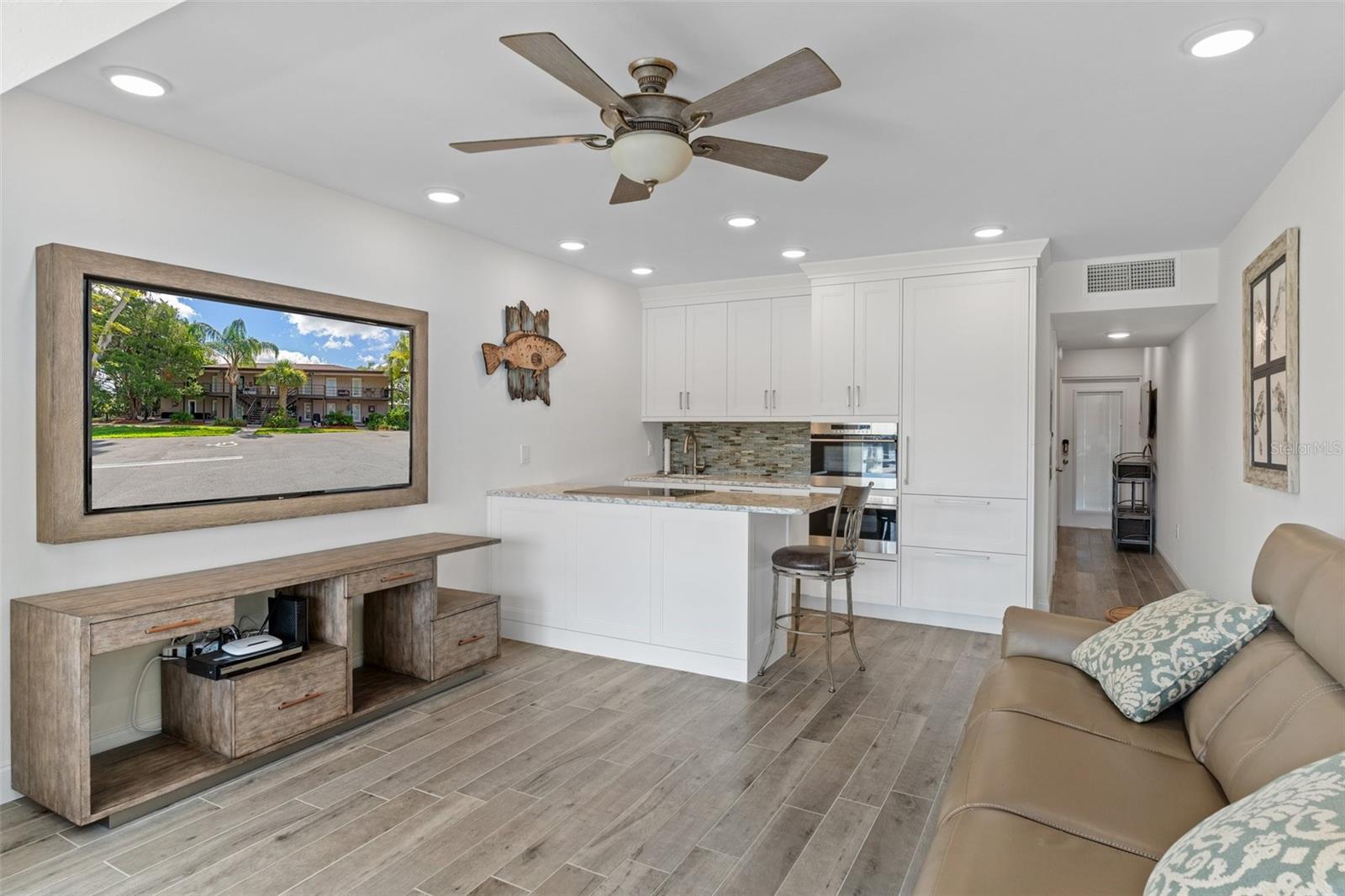 Image 11 of 33 For 5215 Swiftwater Way 3
