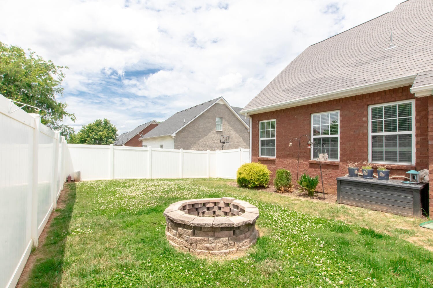 Image 18 of 42 For 8393 110th Street