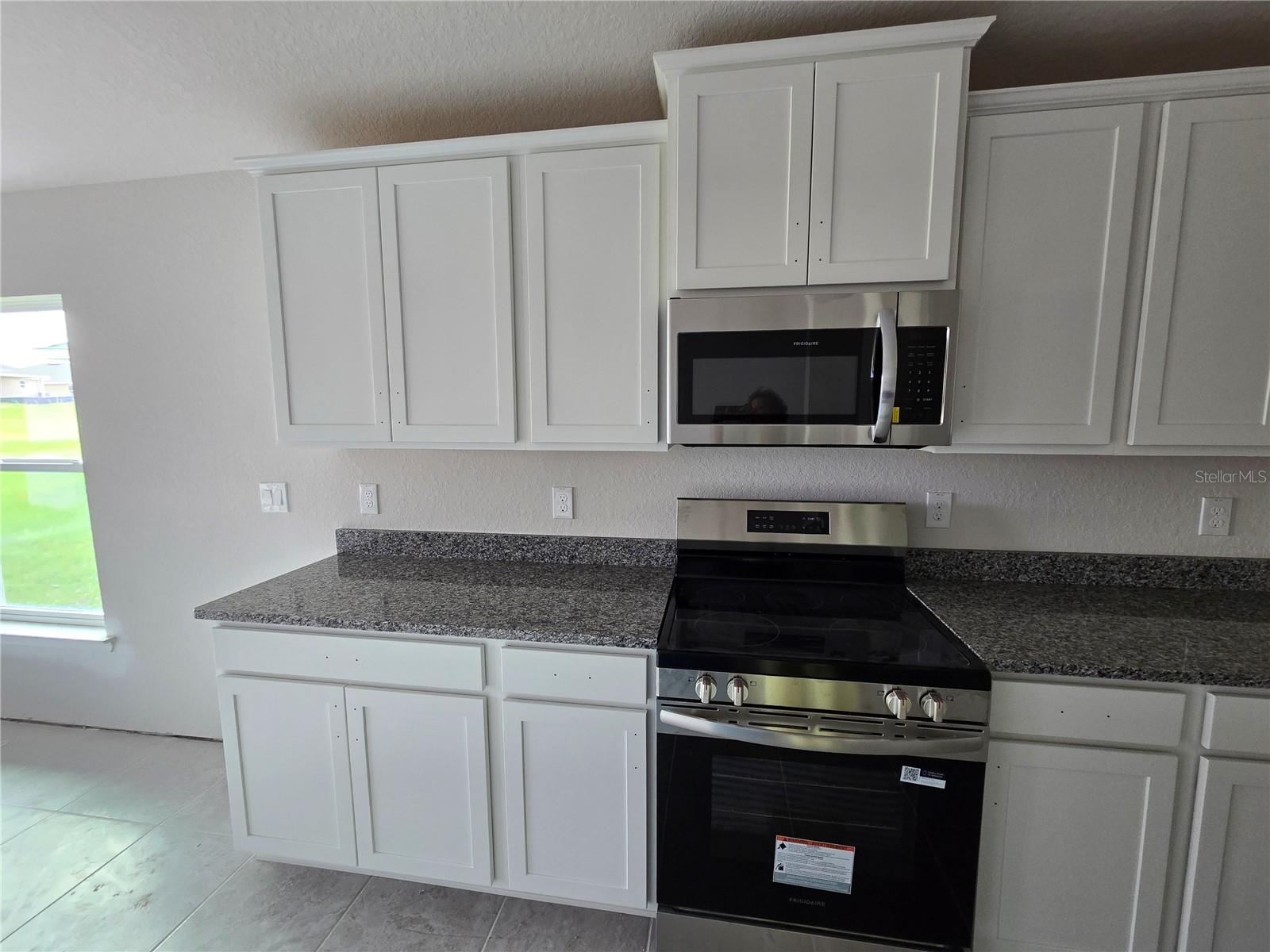 Image 11 of 39 For 310 Rexford Drive