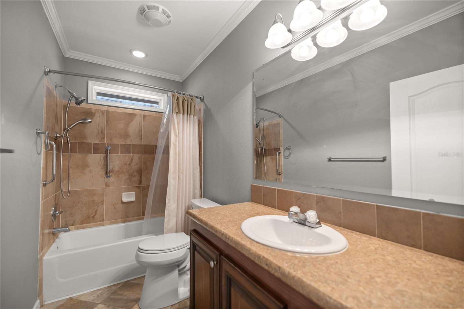 Image 21 of 42 For 11590 52nd Street