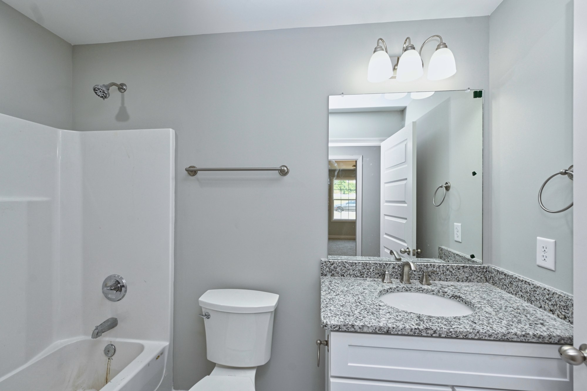Listing photo id 21 for 253 Twisted Oaks Drive
