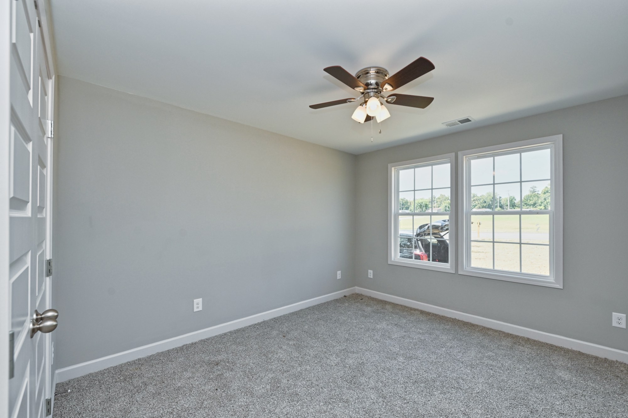 Listing photo id 22 for 253 Twisted Oaks Drive
