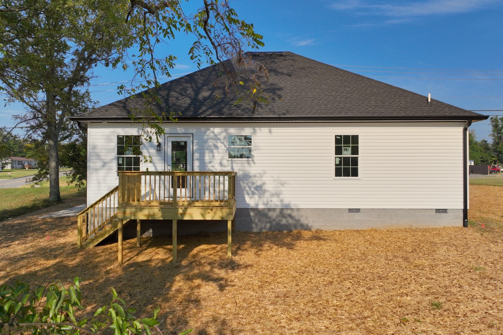Listing photo id 24 for 253 Twisted Oaks Drive