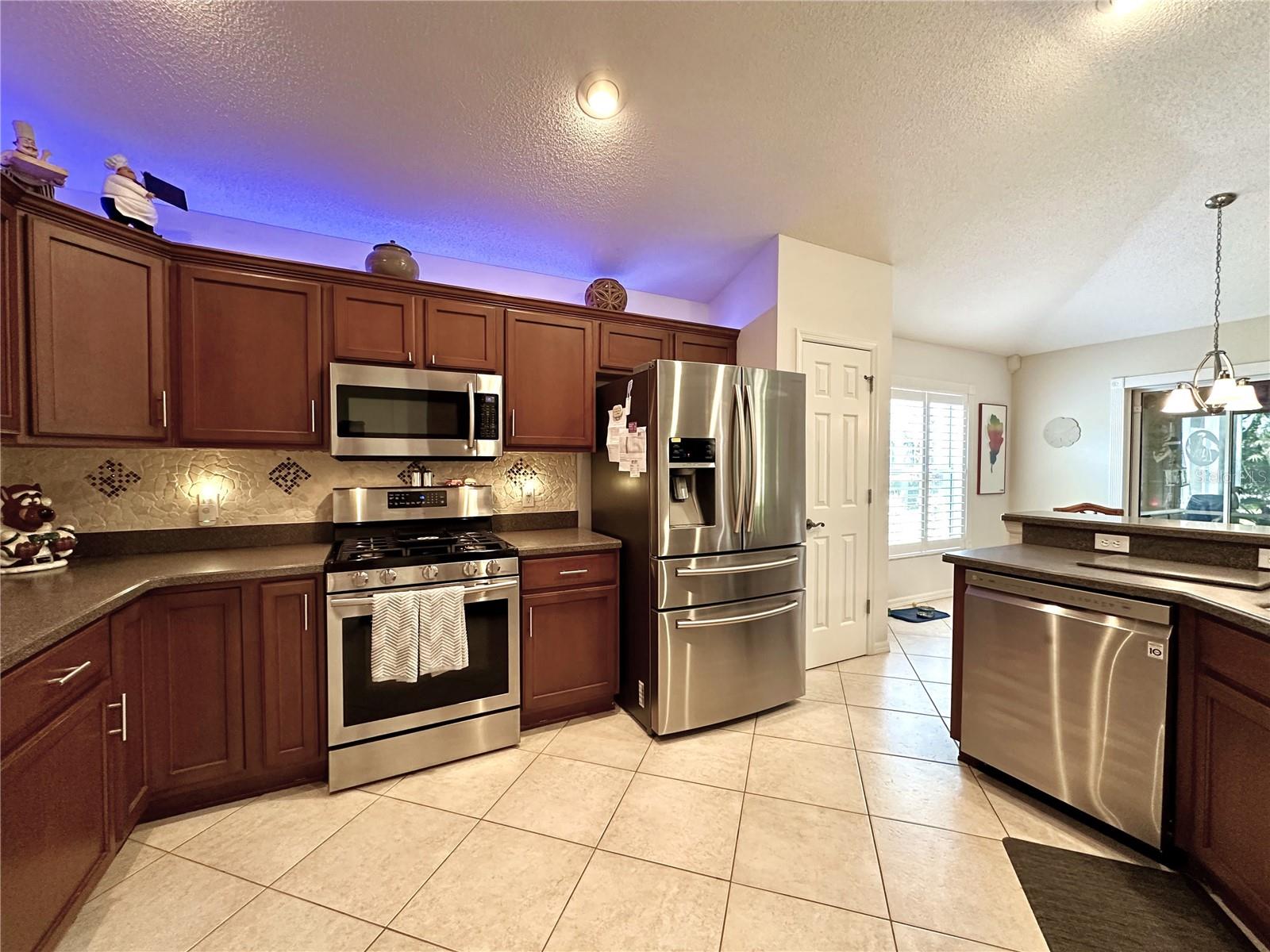 Image 10 of 42 For 867 Castleberry Circle