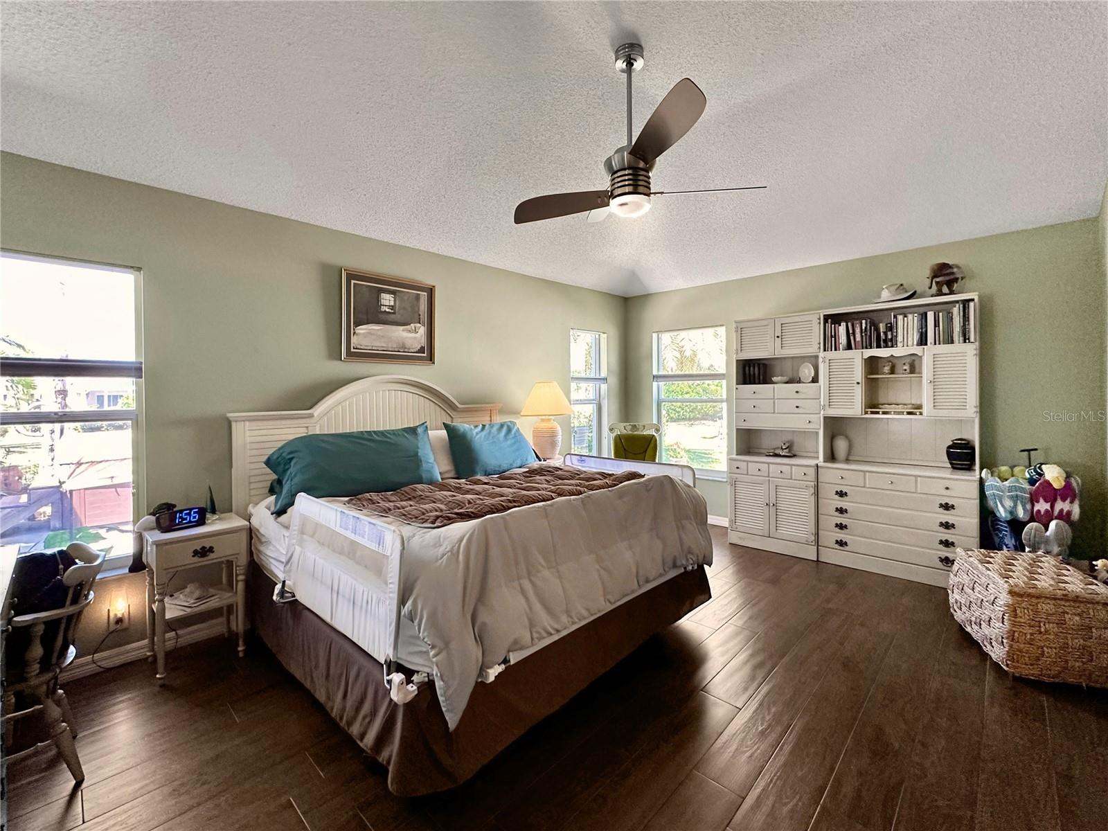 Image 14 of 42 For 867 Castleberry Circle