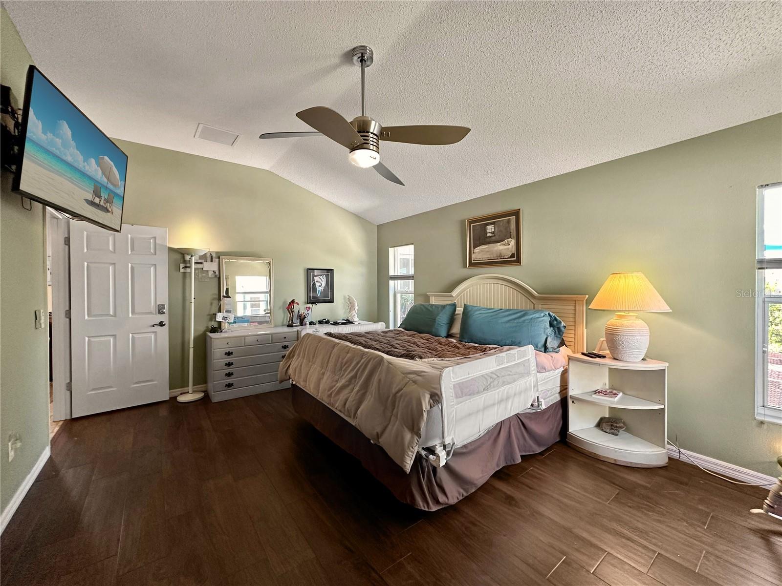 Image 15 of 42 For 867 Castleberry Circle