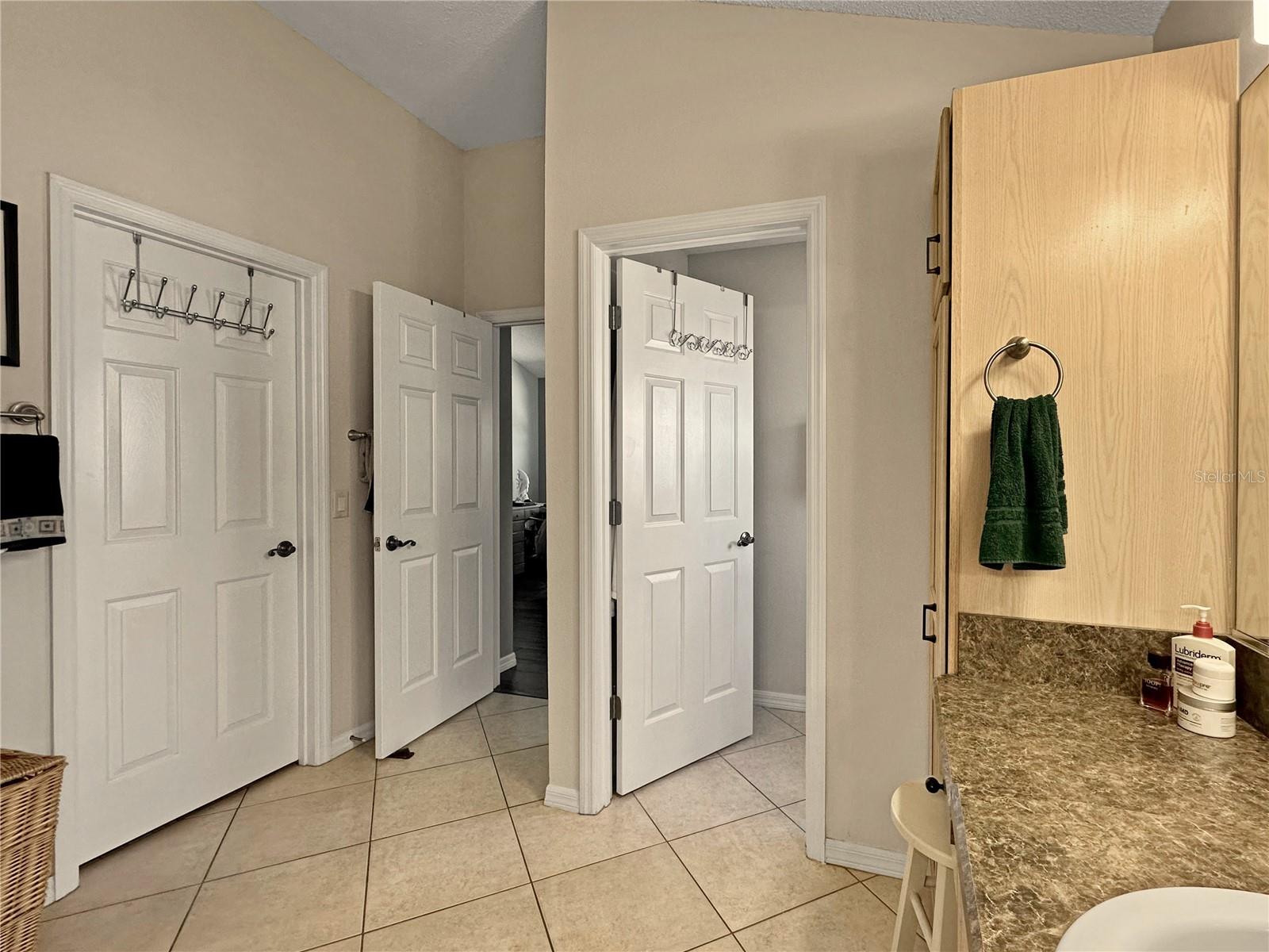 Image 21 of 42 For 867 Castleberry Circle