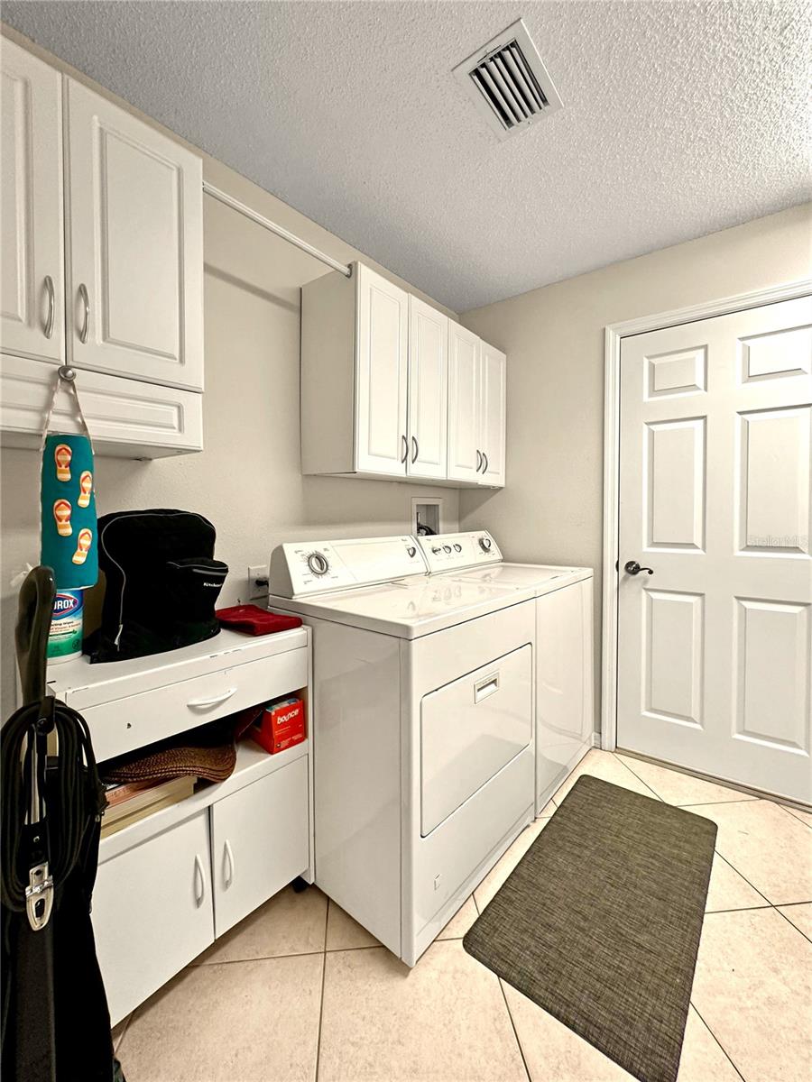 Image 27 of 42 For 867 Castleberry Circle