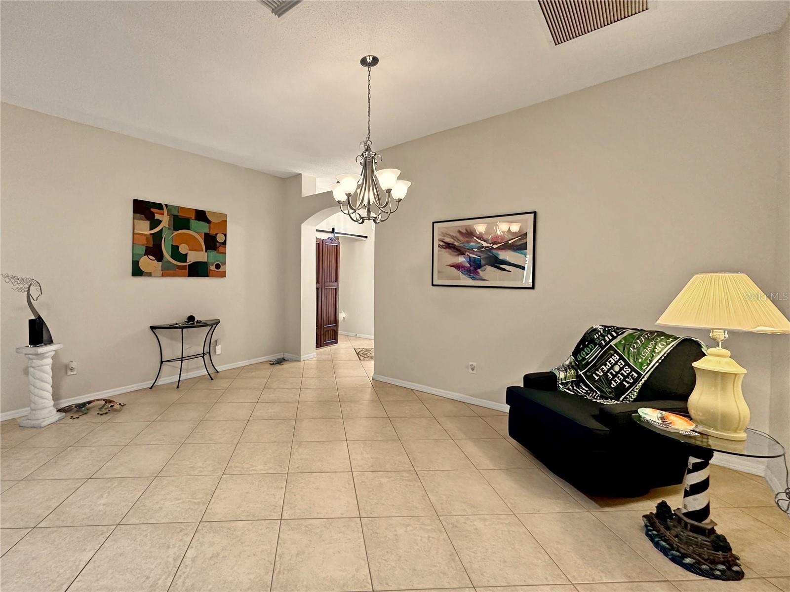 Image 8 of 42 For 867 Castleberry Circle