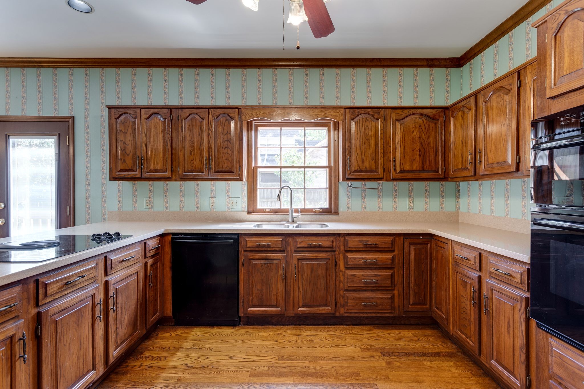 Image 13 of 34 For 4767 39th Street Road