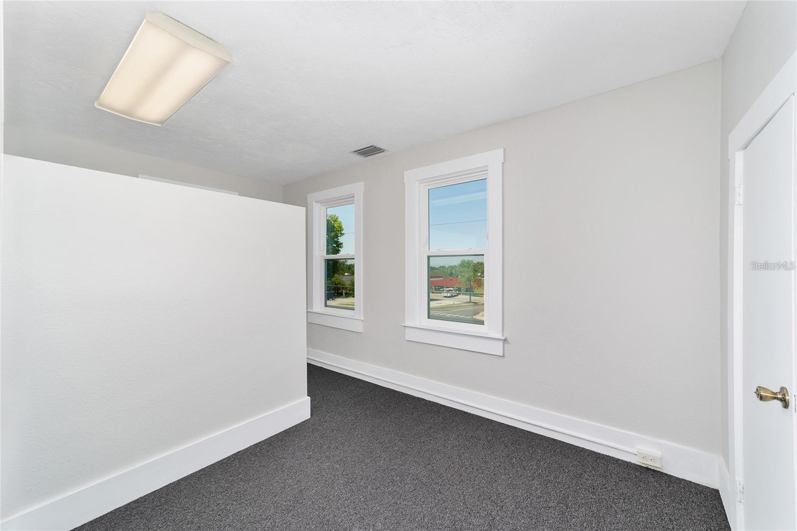 Image 23 of 32 For 1008 Silver Springs Boulevard