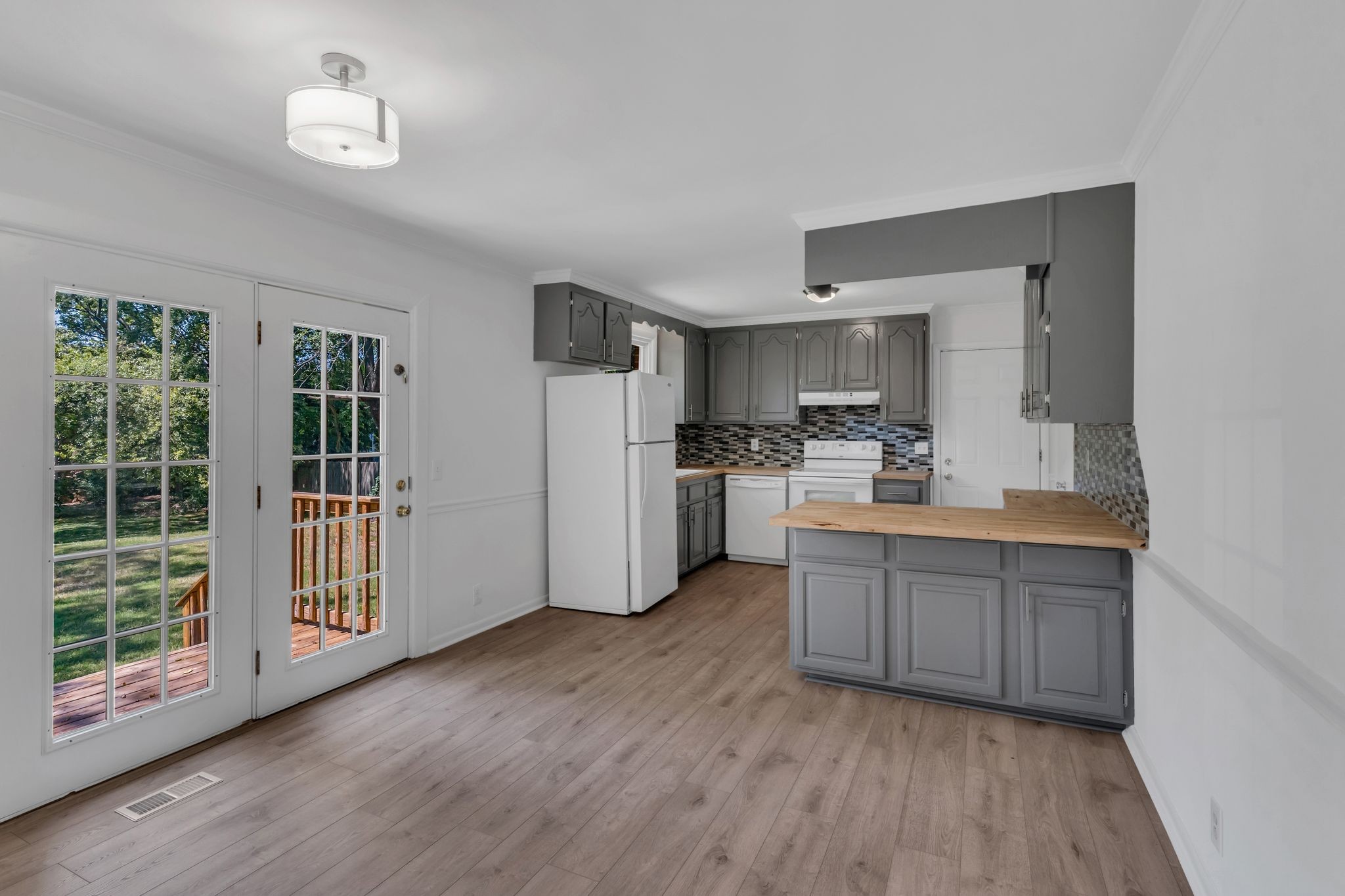 Image 8 of 32 For 1008 Silver Springs Boulevard