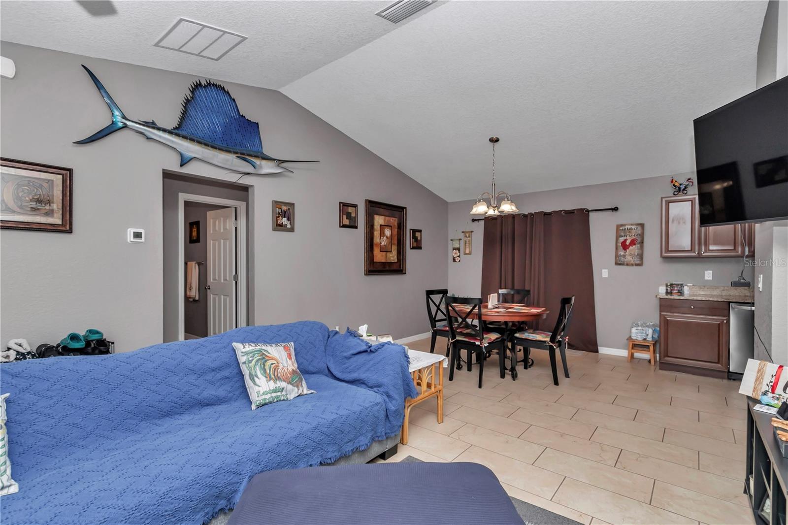 Image 21 of 46 For 5056 61st Avenue