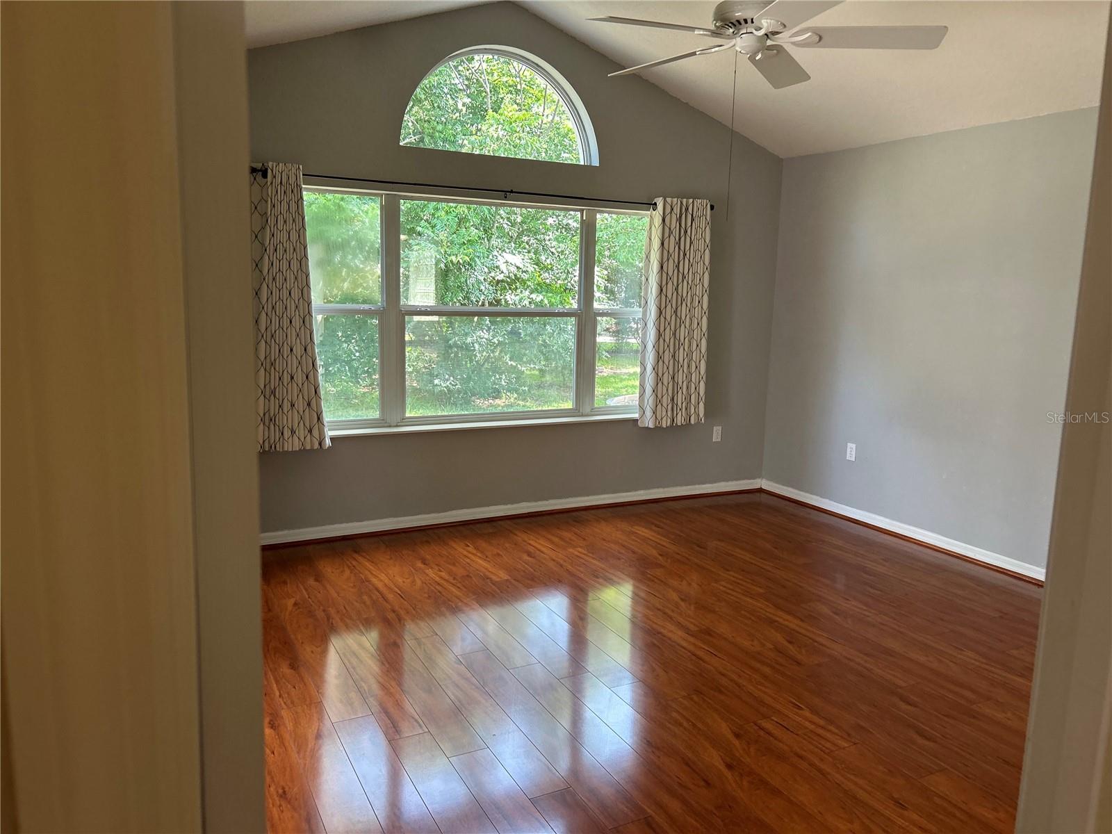 Listing photo id 8 for 11014 73rd Circle