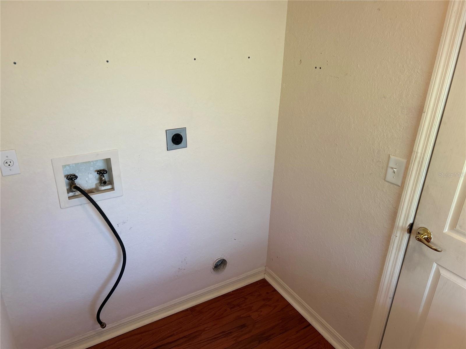 Listing photo id 16 for 11014 73rd Circle