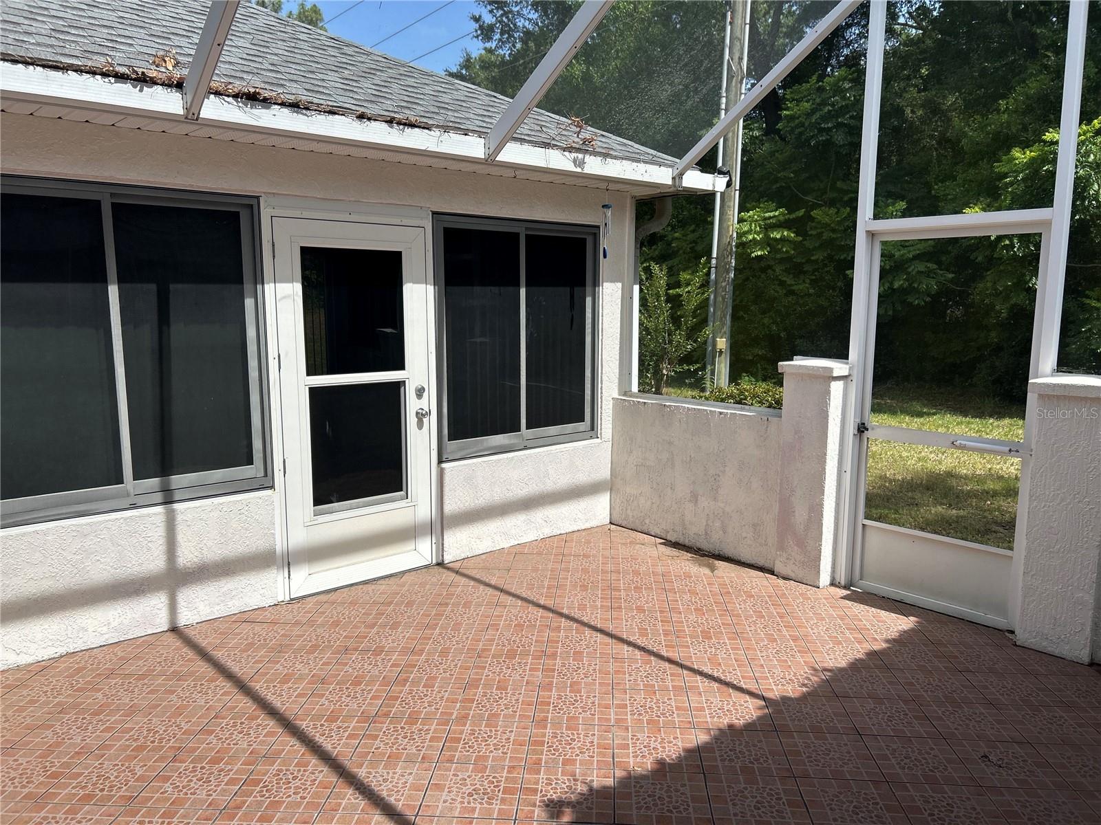 Listing photo id 21 for 11014 73rd Circle