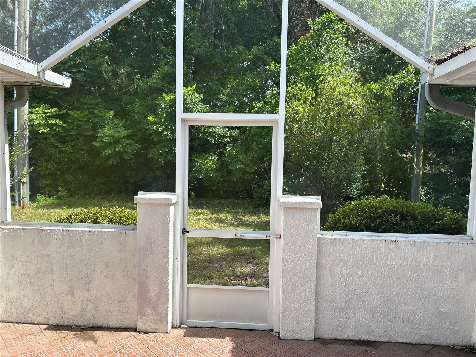 Listing photo id 22 for 11014 73rd Circle