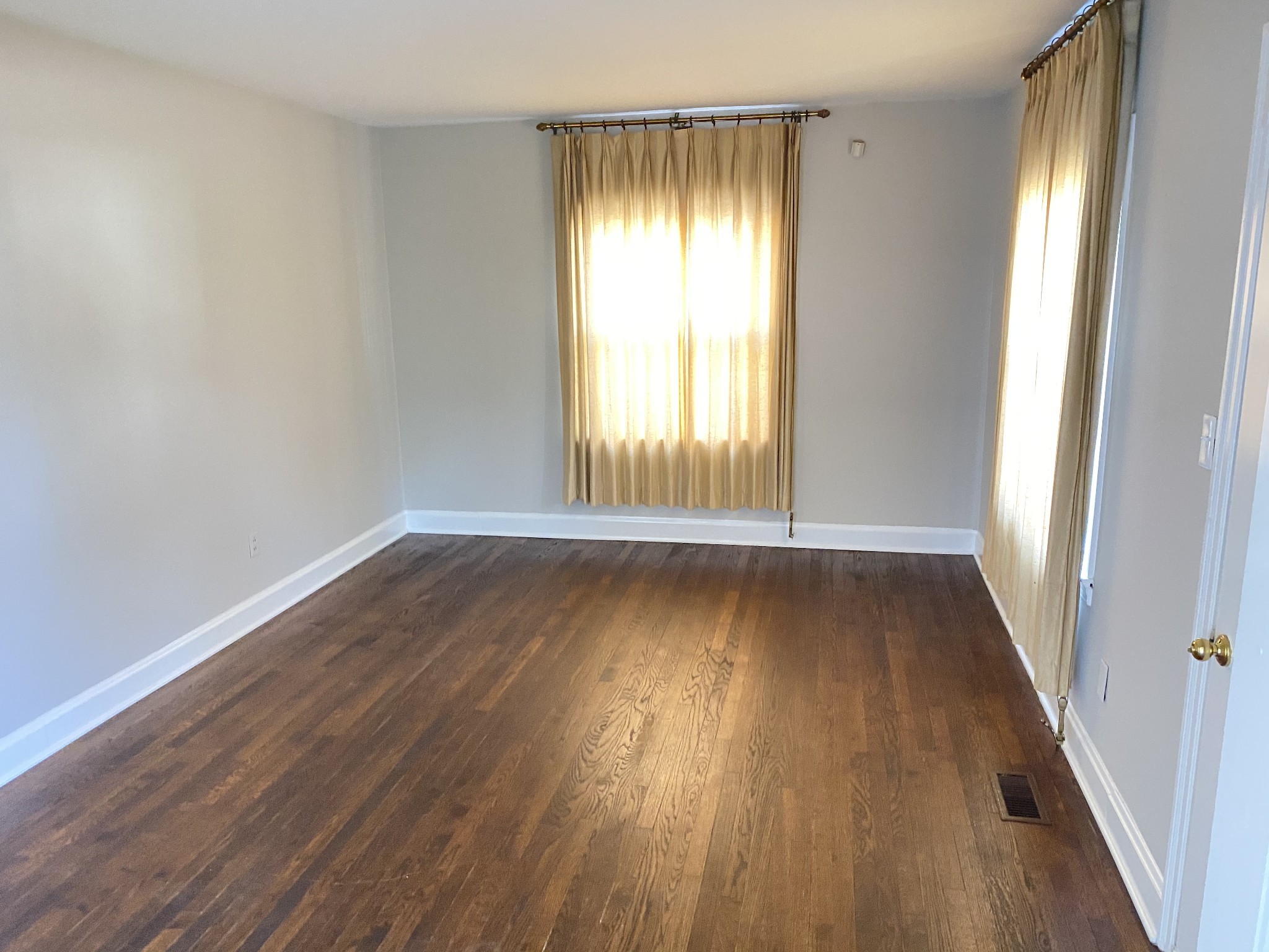 Listing photo id 2 for 11014 73rd Circle