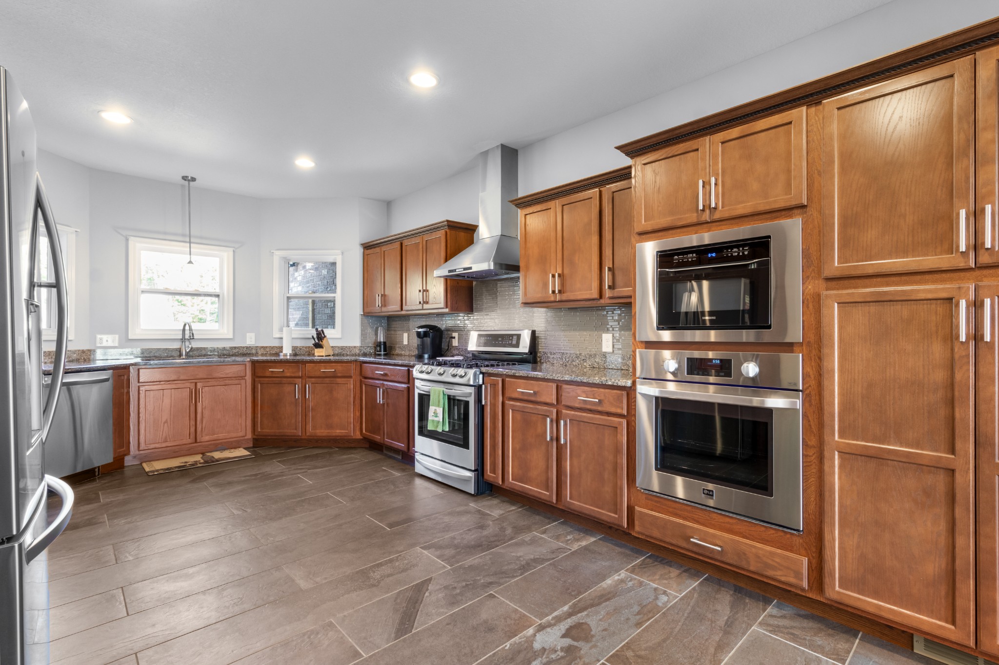 Image 12 of 92 For 4450 216th Avenue