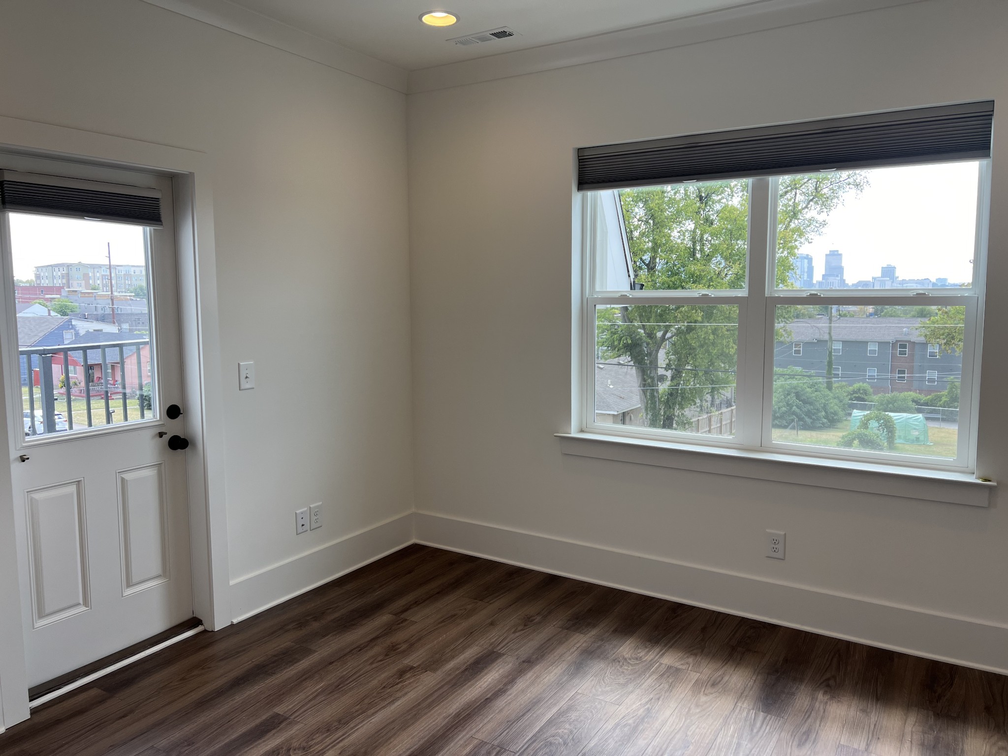 Image 10 of 28 For 707-709 26th Street