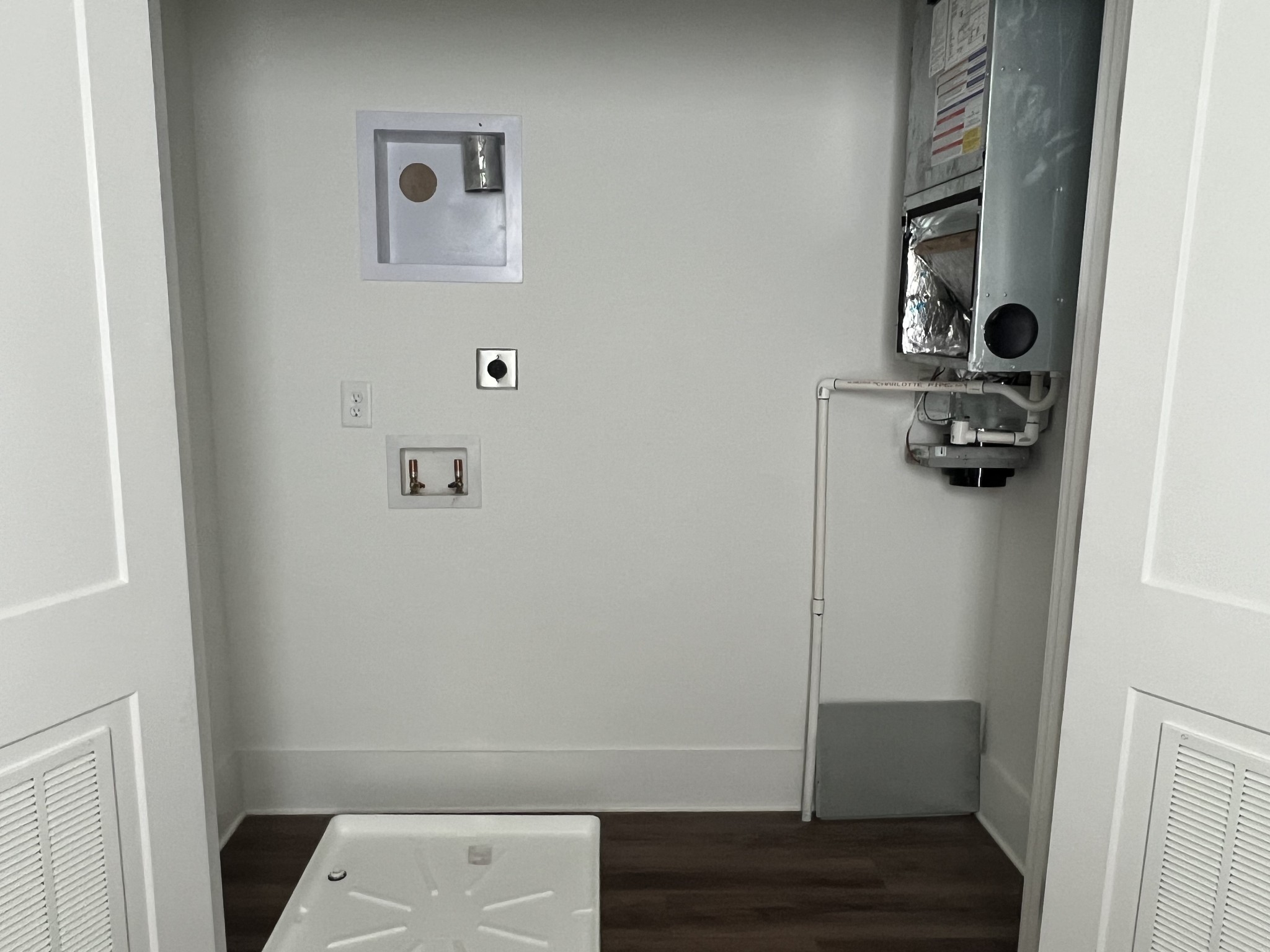 Image 11 of 28 For 707-709 26th Street