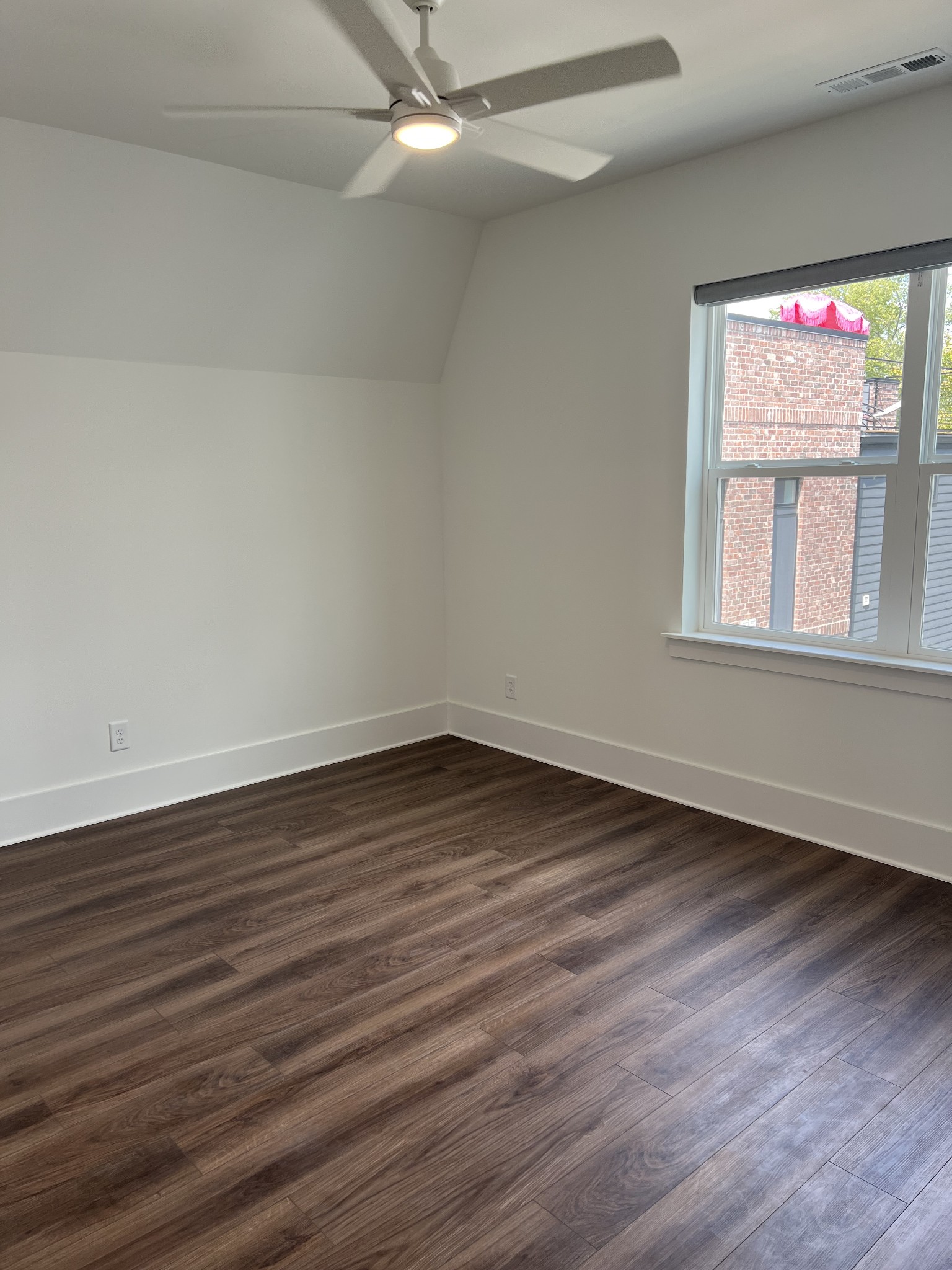 Image 12 of 28 For 707-709 26th Street