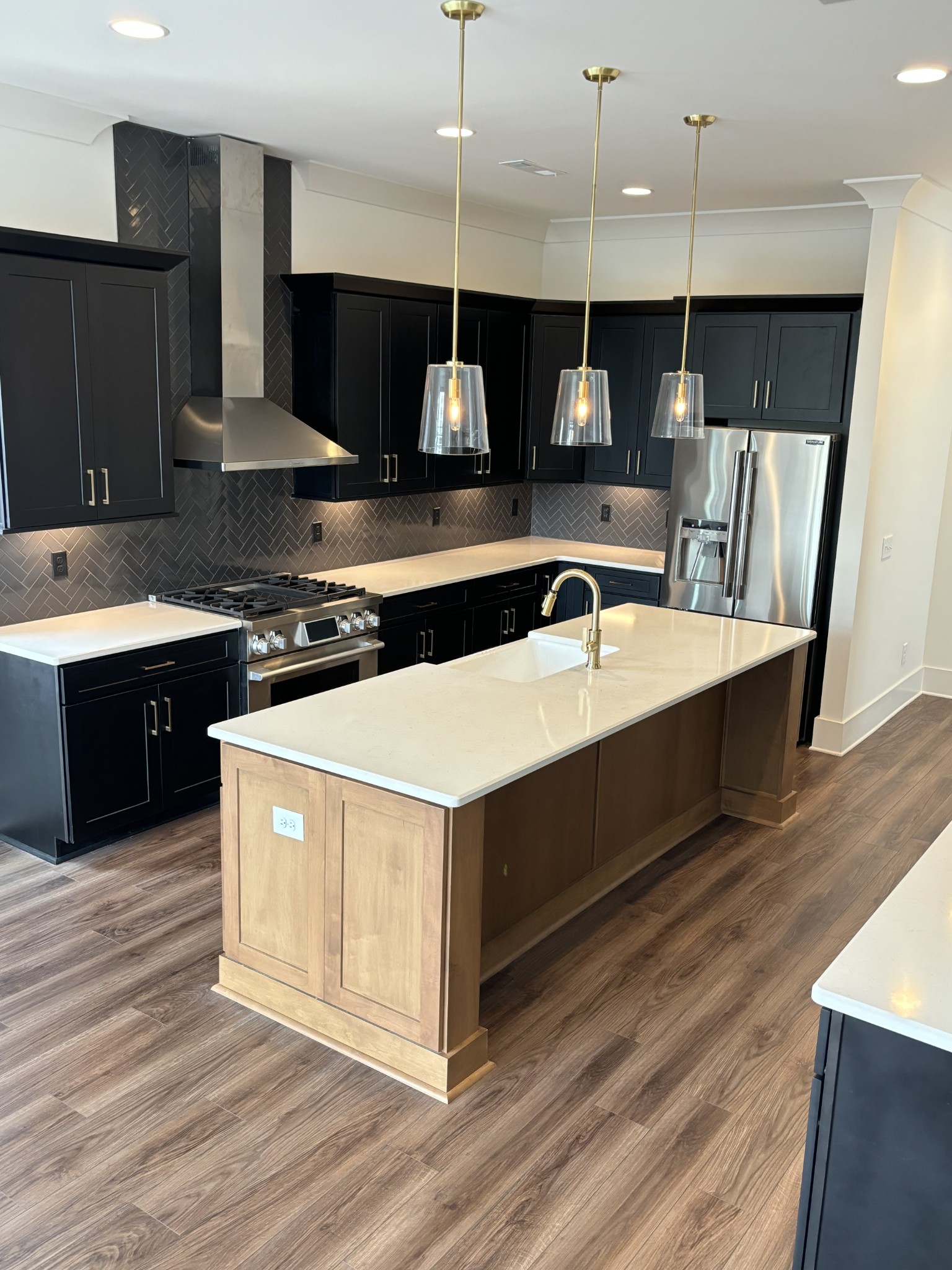 Image 2 of 28 For 707-709 26th Street