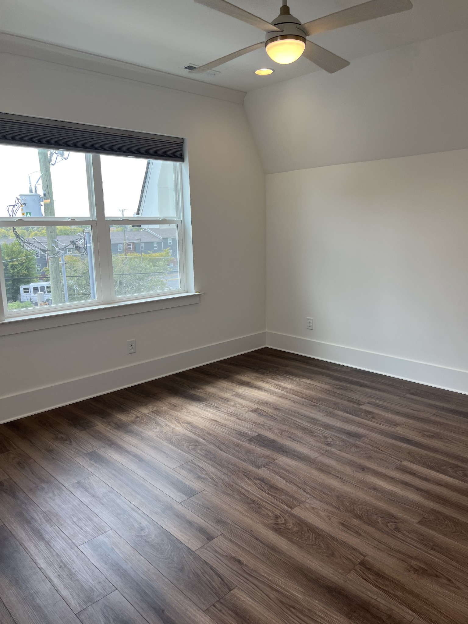 Image 7 of 28 For 707-709 26th Street