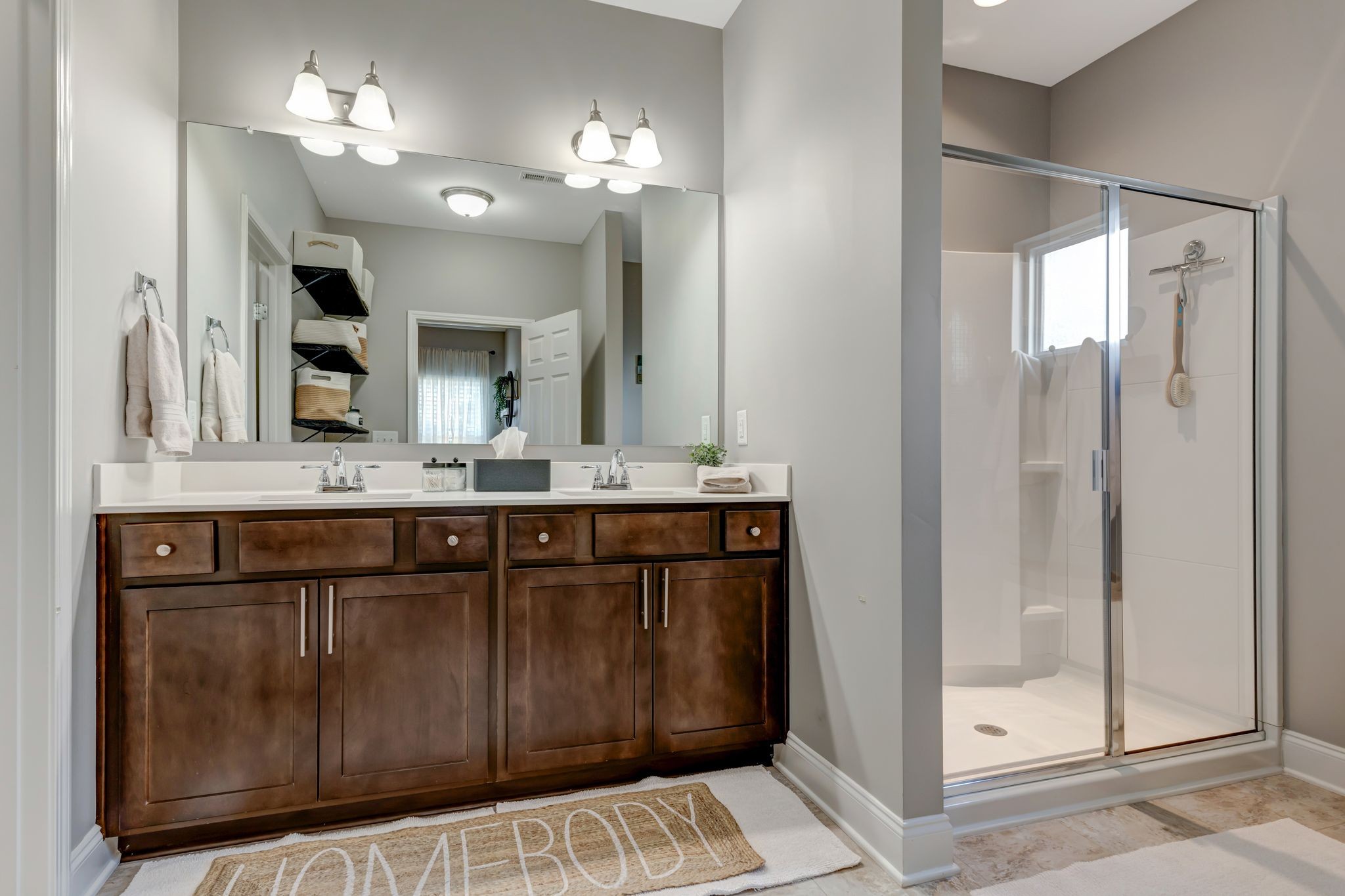 Listing photo id 13 for 875 Ludlum Street