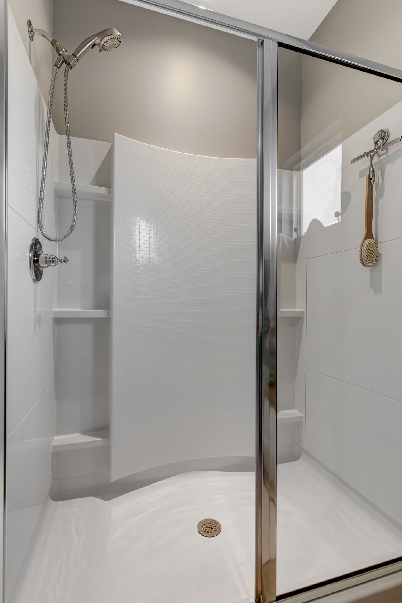 Listing photo id 14 for 875 Ludlum Street