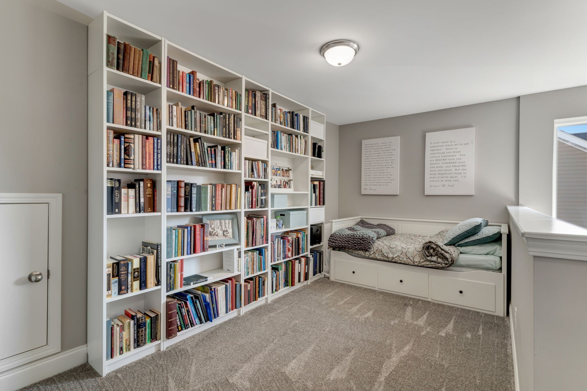 Listing photo id 18 for 875 Ludlum Street