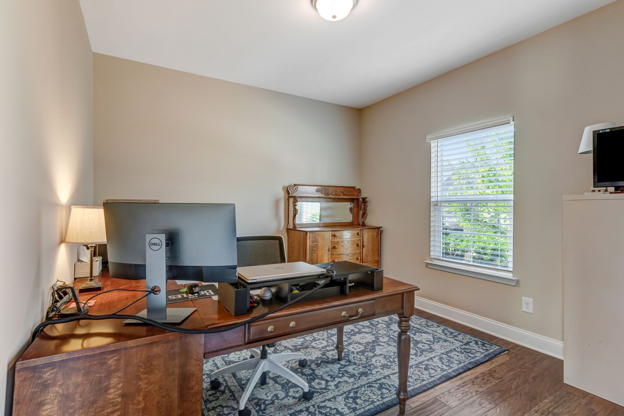 Listing photo id 2 for 875 Ludlum Street