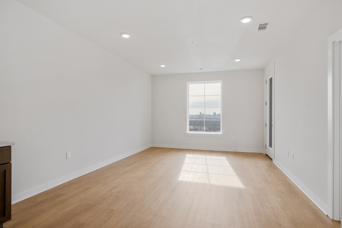 Image 7 of 30 For 251 59th Avenue
